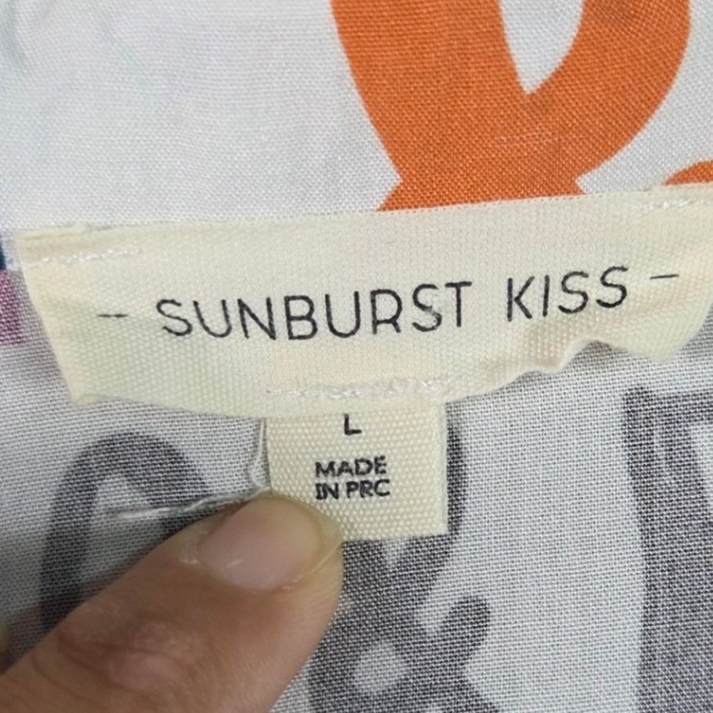 Sunburst Kiss Button Down Womens Large White Travel Novelty Print Rayon Shirt - Picture 3 of 7